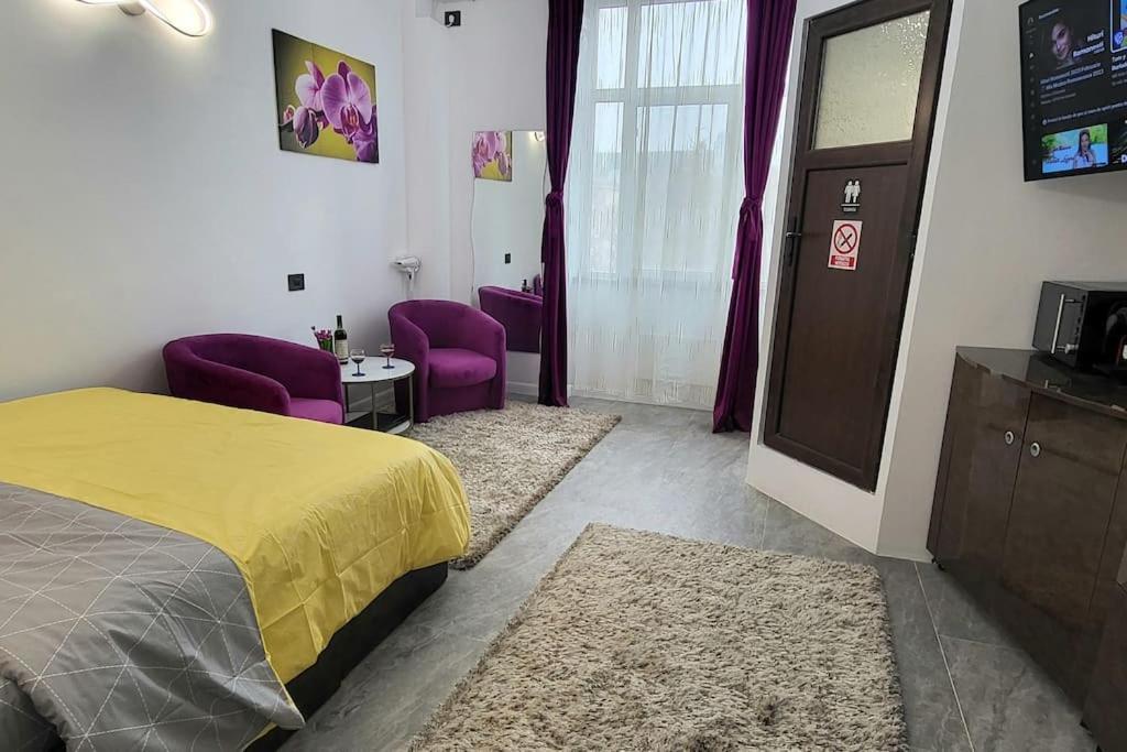 Garsoniera Centru Vechi English Park Craiova Esterno foto